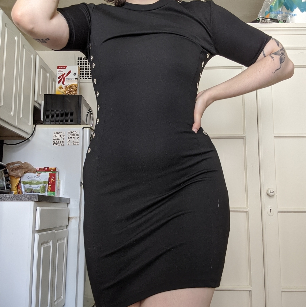 Black bodycon dress